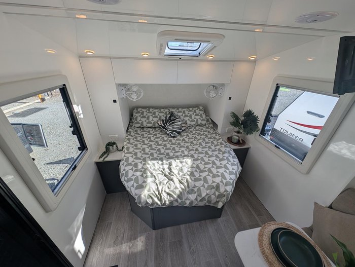 Goldstar RV 23' Tourer Family 4 Bunk