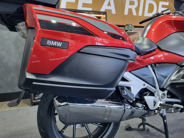 2018 BMW Motorrad R1200 RT Red