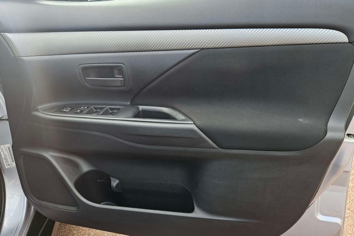 2013 Mitsubishi Outlander LS