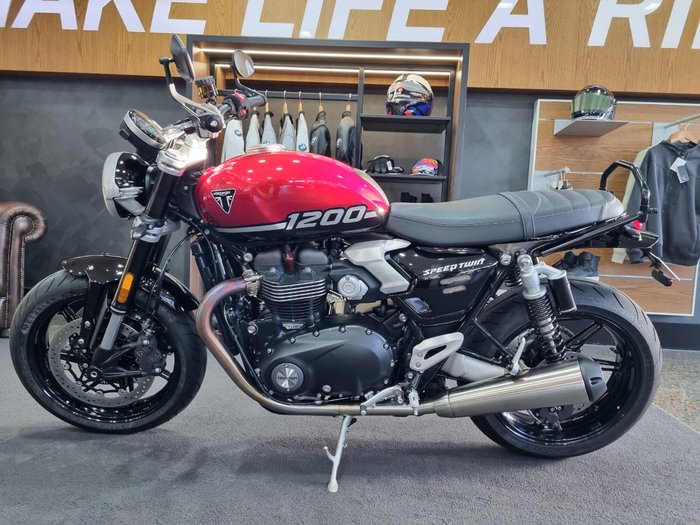 2025 Triumph BONNEVILLE SPEED TWIN 1200 Red