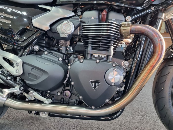 2025 Triumph BONNEVILLE SPEED TWIN 1200 Red