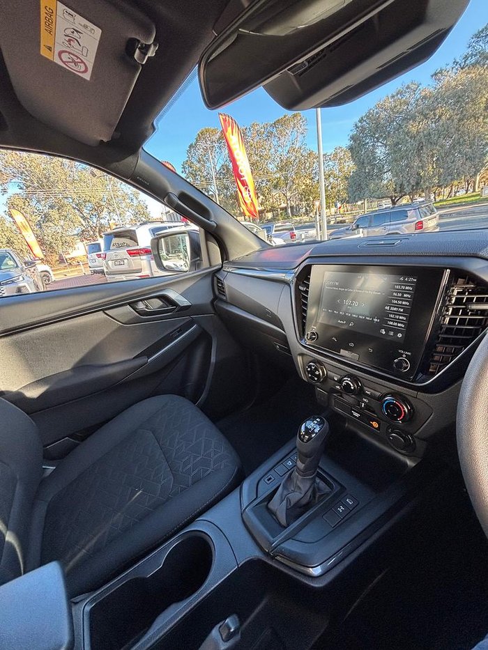 2025 Isuzu D-MAX X-RIDER