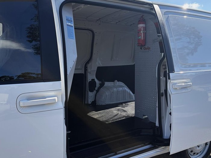 2022 Hyundai STARIA LOAD