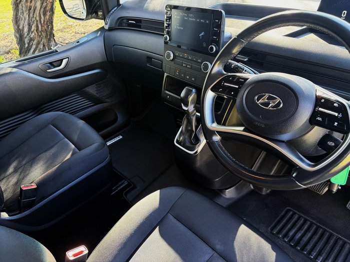 2022 Hyundai STARIA LOAD