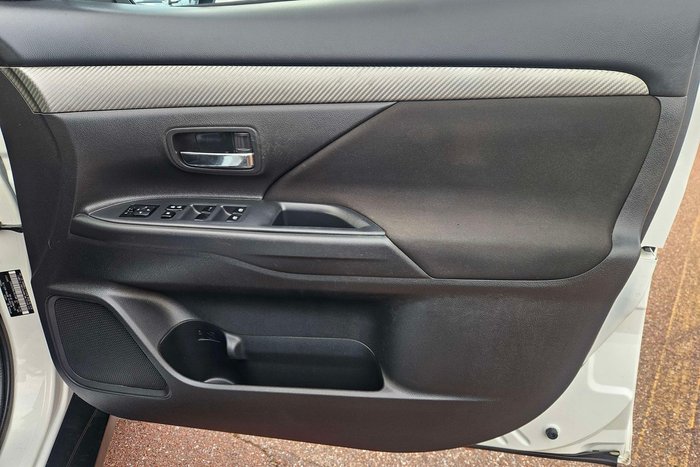 2016 Mitsubishi Outlander LS