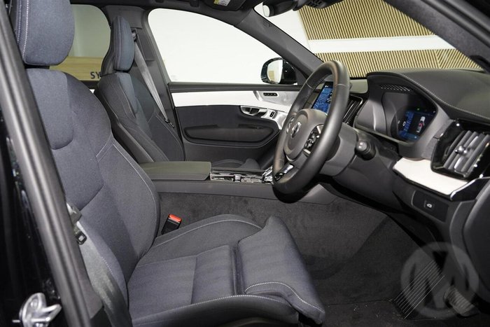 2025 Volvo XC90 Ultra B5 Bright