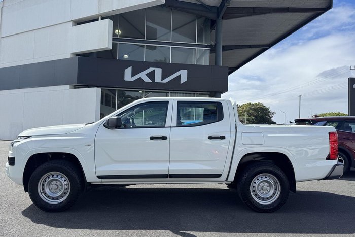 2024 Mitsubishi Triton GLX