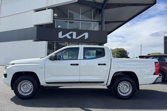 2024 Mitsubishi Triton GLX