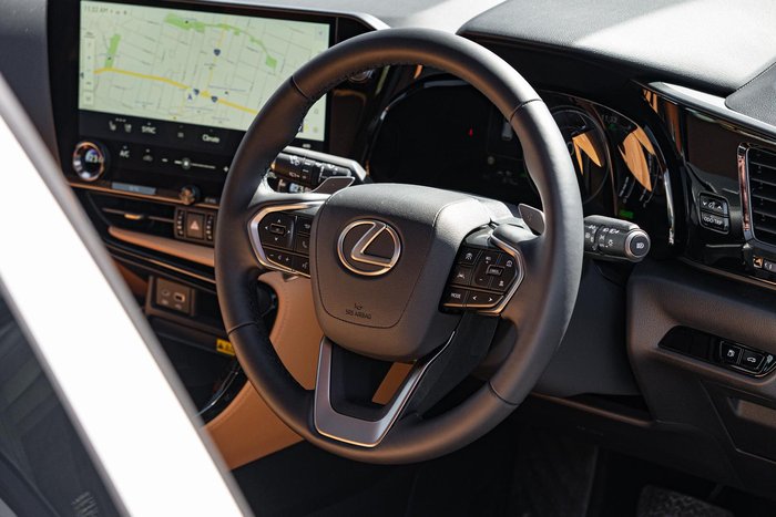 2026 Lexus NX 450h+ Luxury