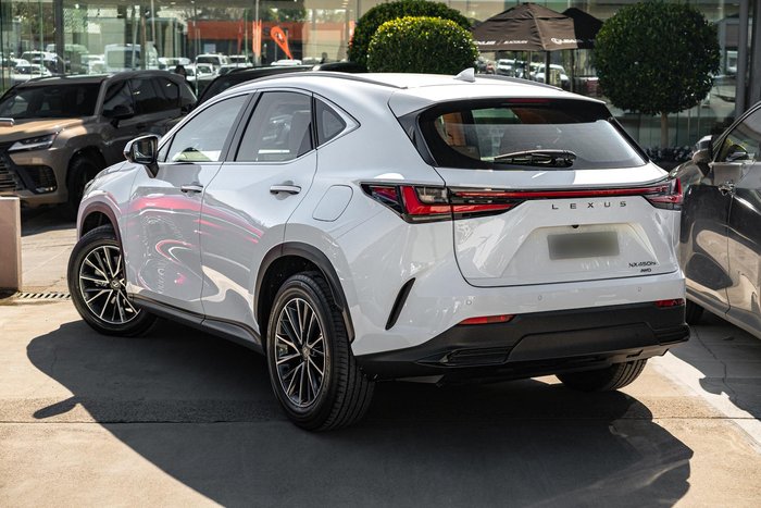2026 Lexus NX 450h+ Luxury