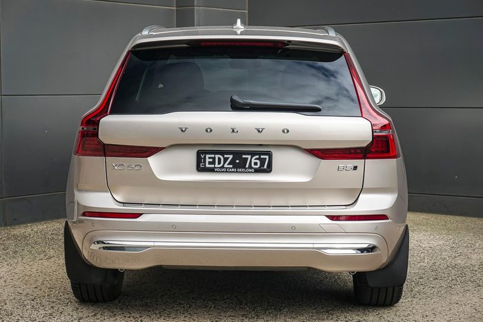 2026 Volvo XC60 Plus B5 Bright