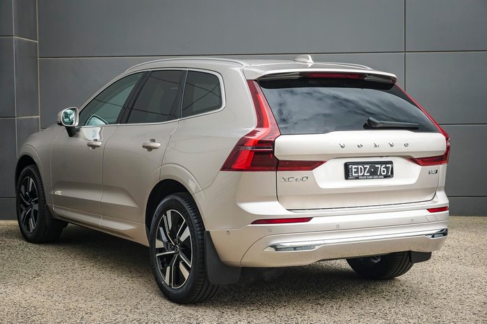 2026 Volvo XC60 Plus B5 Bright