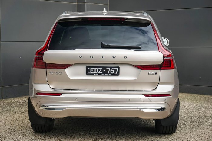 2026 Volvo XC60 Plus B5 Bright