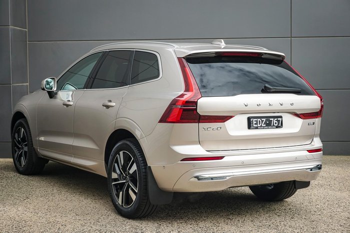 2026 Volvo XC60 Plus B5 Bright
