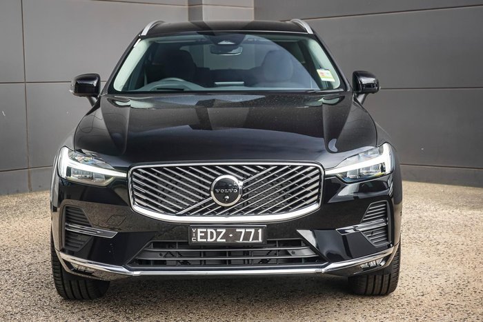 2026 Volvo XC60 Plus B5 Bright