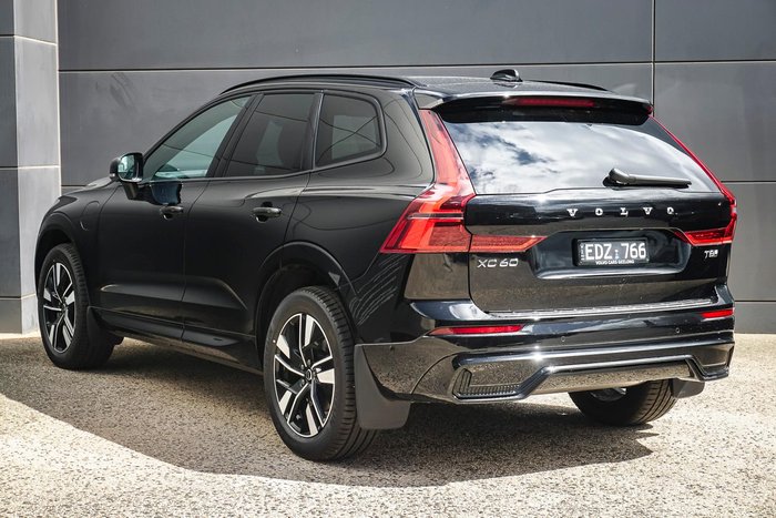 2026 Volvo XC60 Plus T8 Plug-In Hybrid Dark