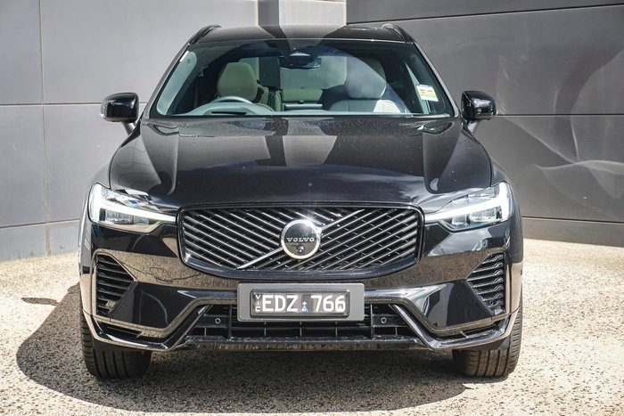2026 Volvo XC60 Plus T8 Plug-In Hybrid Dark