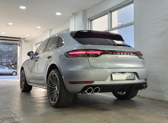 2020 Porsche Macan Turbo