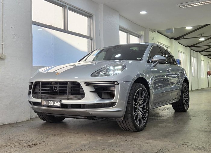 2020 Porsche Macan Turbo