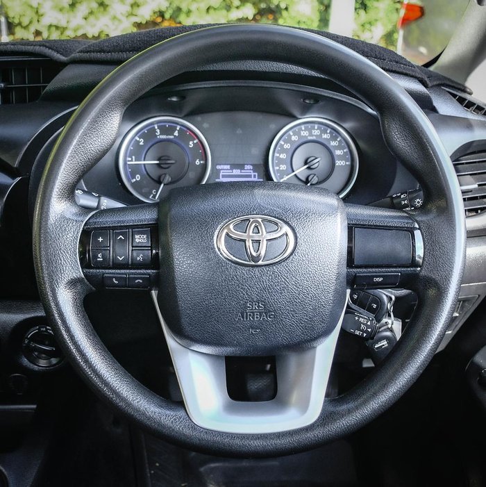 2016 Toyota Hilux SR