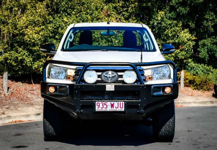 2016 Toyota Hilux SR