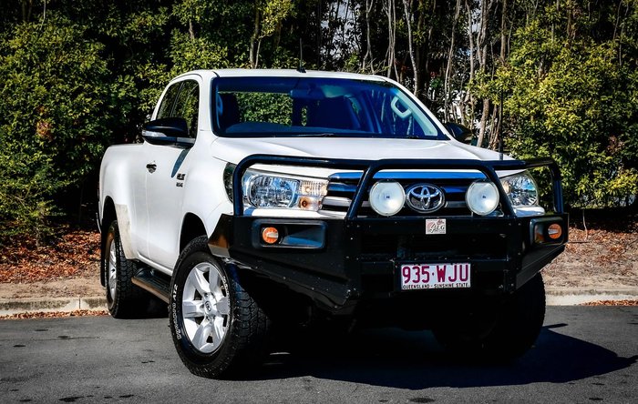 2016 Toyota Hilux SR