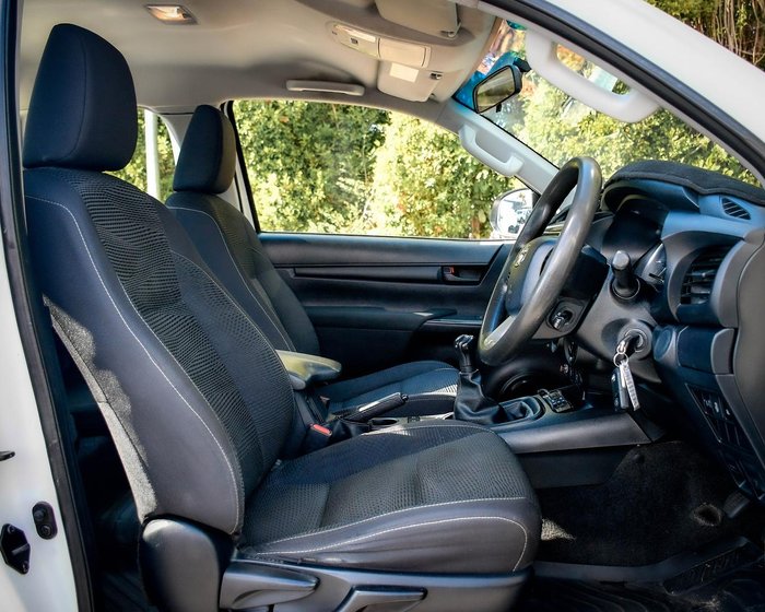 2016 Toyota Hilux SR