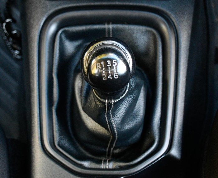 2016 Toyota Hilux SR