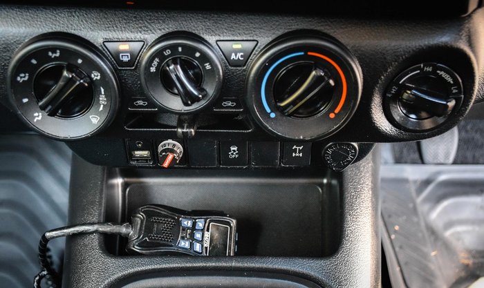 2016 Toyota Hilux SR