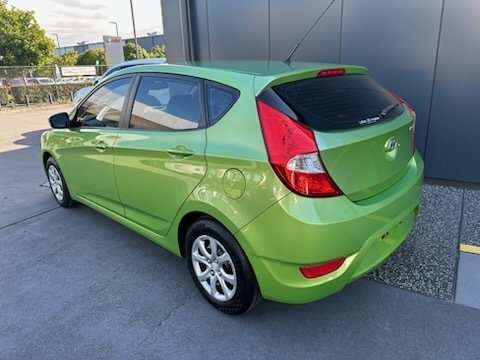 2013 Hyundai Accent Active