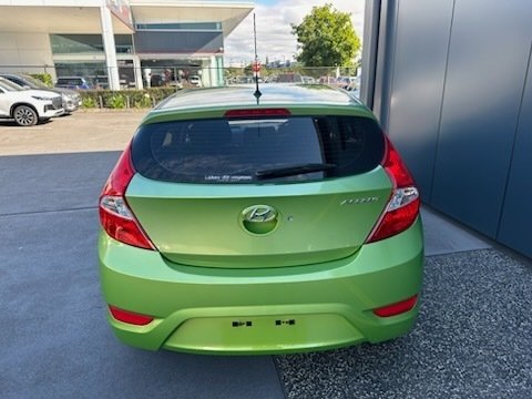 2013 Hyundai Accent Active