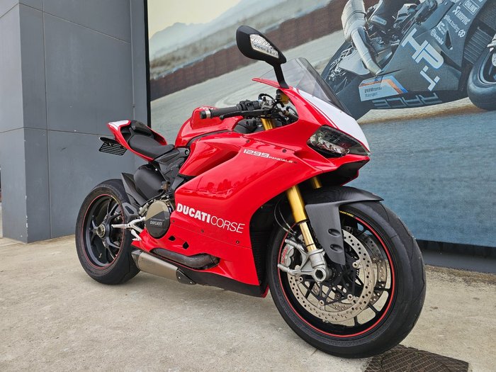 2015 DUCATI 1299 PANIGALE S Red