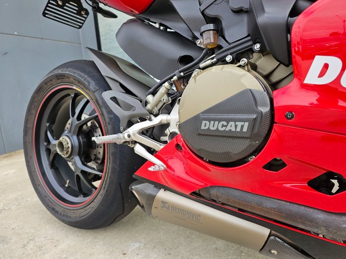 2015 DUCATI 1299 PANIGALE S Red