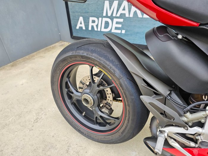 2015 DUCATI 1299 PANIGALE S Red