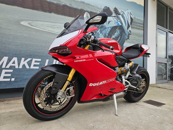 2015 DUCATI 1299 PANIGALE S Red