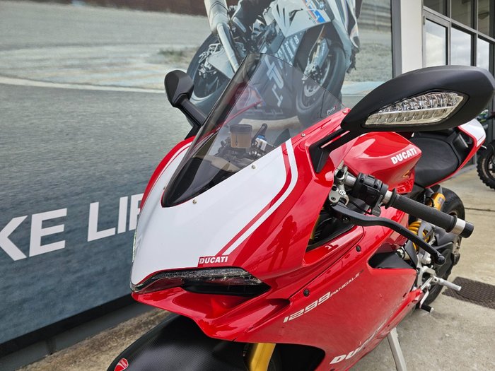 2015 DUCATI 1299 PANIGALE S Red
