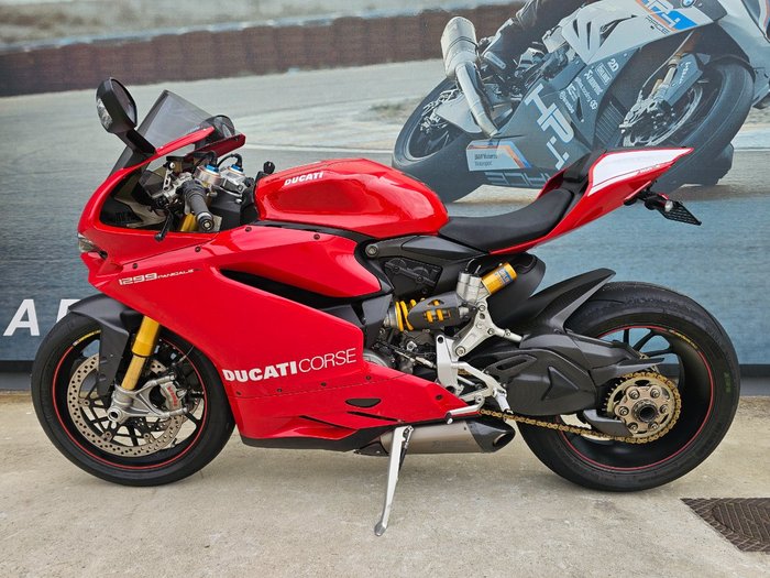 2015 DUCATI 1299 PANIGALE S Red