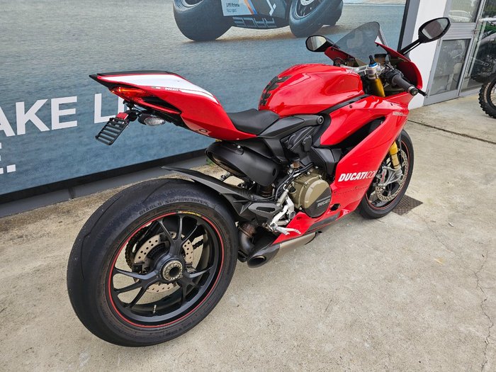 2015 DUCATI 1299 PANIGALE S Red