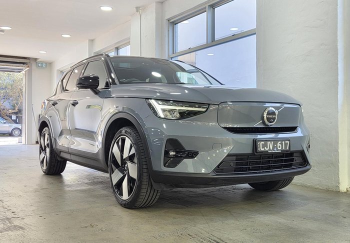 2023 Volvo XC40