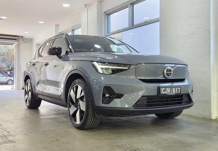2023 Volvo XC40