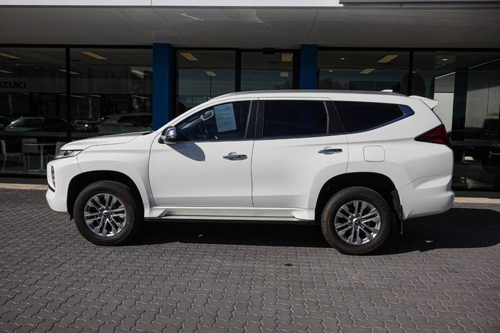 2022 Mitsubishi Pajero Sport GLX