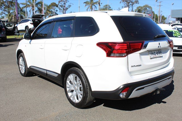 2020 Mitsubishi Outlander ES