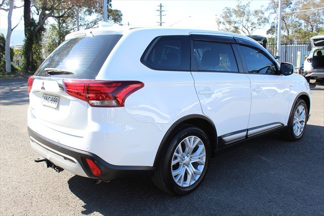 2020 Mitsubishi Outlander ES