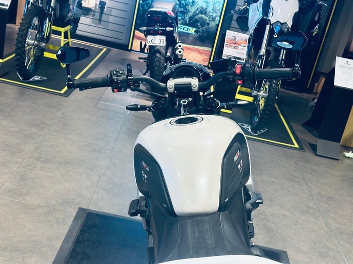 2021 Triumph Trident 660 Trident White