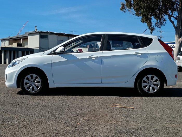 2016 Hyundai Accent Active