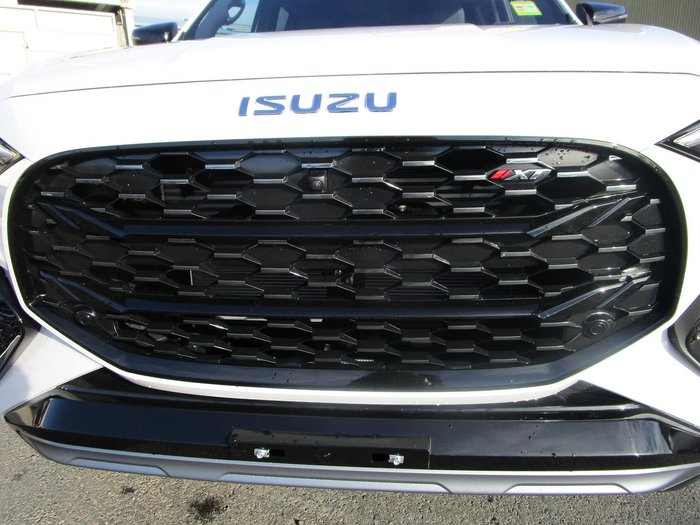 2026 Isuzu MU-X X-TERRAIN