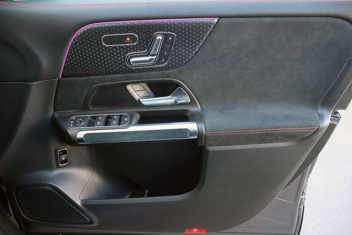 2025 Mercedes-Benz GLB-Class GLB200
