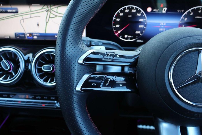 2025 Mercedes-Benz GLB-Class GLB200