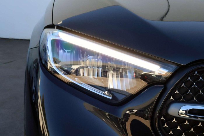 2025 Mercedes-Benz GLC-Class GLC300
