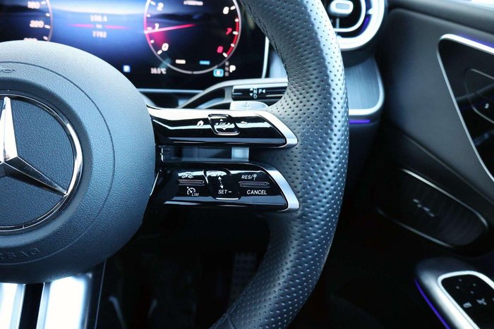 2025 Mercedes-Benz GLC-Class GLC300